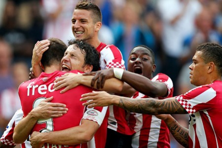 PSV haalt uit tegen AZ